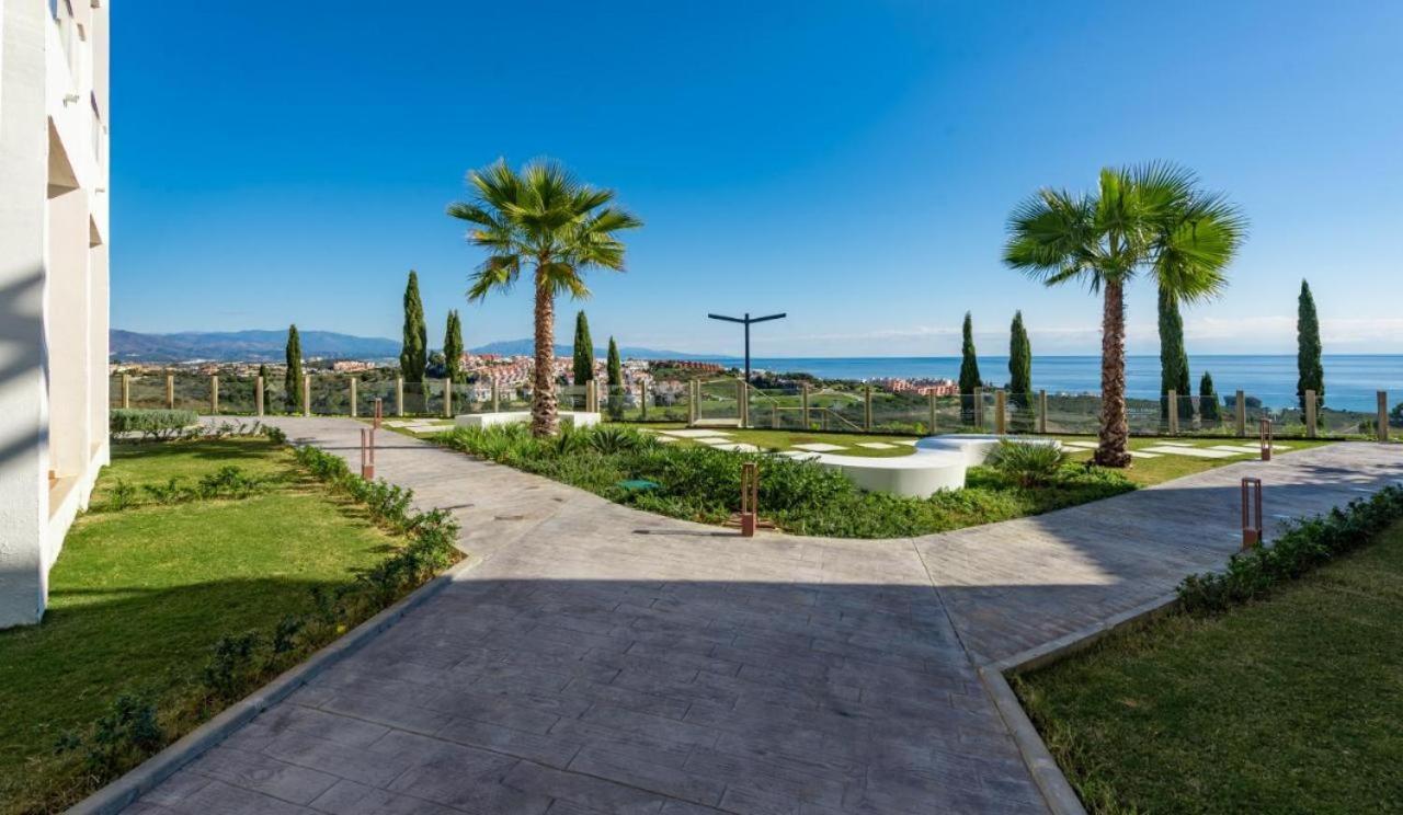 Small Oasis Nelson Mandela Apartment With Sea View, Two Bedrooms, Parking, Terrace And Pool Manilva Exterior foto